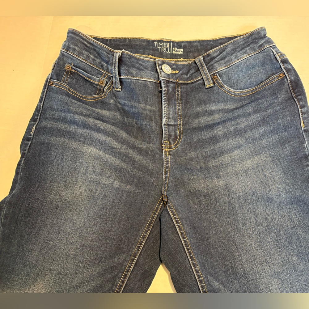 Women’s Time and Tru denim Size 10 Petite Straight dark wash